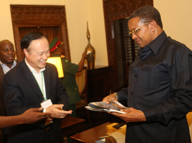 президет Танзании встретился с Синьхайским председателем